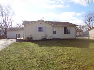 950 Sullivan Rd, Aurora, IL 60506
