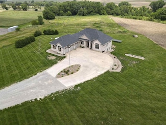 2502 120th St NW, Swisher, IA 52338