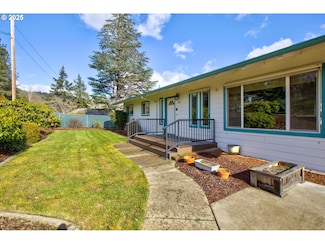 1929 NW Lynwood St, Roseburg, OR 97471