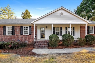 102 Travis Ln, Gibsonville, NC 27249