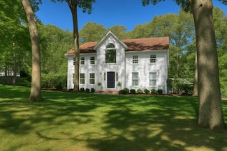 45 Harbor Watch Ct, Sag Harbor, NY 11963