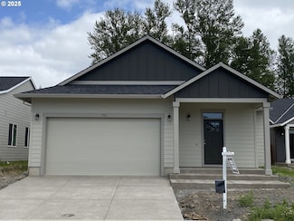 702 Tigerlily St, Silverton, OR 97381