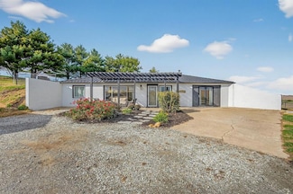 11654 S 60th Ave W, Prairie City, IA 50228