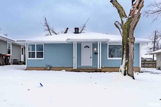 4230 N Wycliffe Rd, Peoria, IL 61614