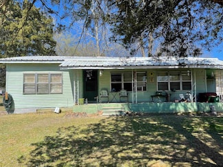 312 5th St SW, Bogata, TX 75417