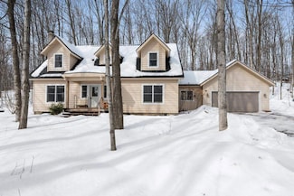 2508 Terpening Rd, Harbor Springs, MI 49740