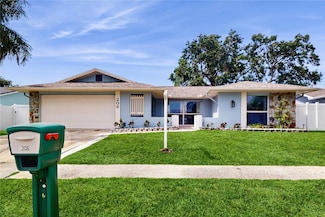 206 Hillcrest Dr, Safety Harbor, FL 34695