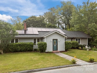 1614 Ridgewood Blvd, Hendersonville, NC 28791