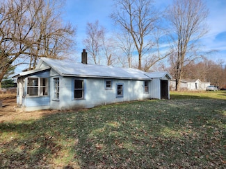 21102 1st St, Three Rivers, MI 49093