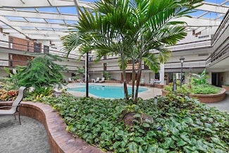 6100 W Stonehedge Dr Unit 142, Milwaukee, WI 53220