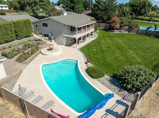 9216 Merrick Dr, Pasco, WA 99301