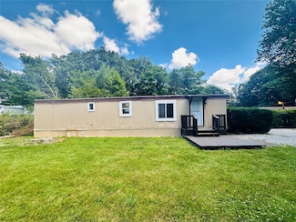 3 Fords Ln, Poughquag, NY 12570