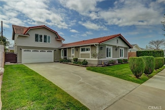 567 Traverse Dr, Costa Mesa, CA 92626
