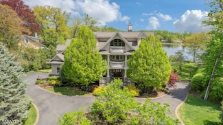 49 Briarcliff Rd, Mountain Lakes, NJ 07046