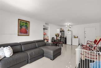 8511 NW 8th St Unit 309, Miami, FL 33126