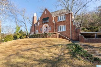 37 Sunset Dr, Anniston, AL 36207