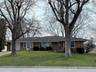 1311 W Line St, Palmyra, MO 63461
