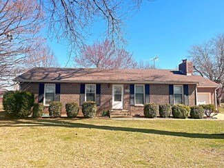1004 Sunset Dr, Mountain Grove, MO 65711