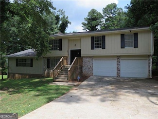 467 Pineburr Ln, Stone Mountain, GA 30087
