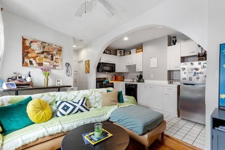54 Myrtle St Unit 10, Boston, MA 02114