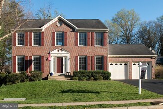 8009 Oak Bridge Ln, Fairfax Station, VA 22039