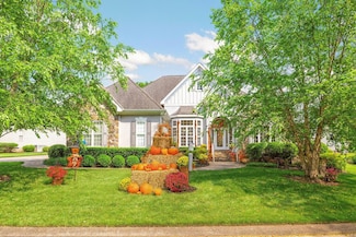 902 Cattails Dr, Ooltewah, TN 37363