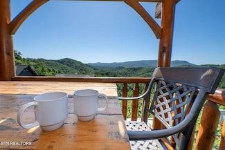 1258 Bird Nest Way, Pigeon Forge, TN 37862