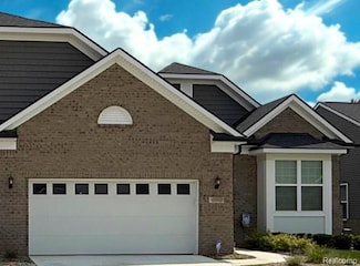 42823 Arbor Dr, Clinton Township, MI 48038