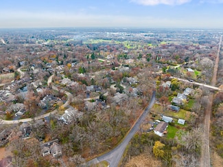 307 Forest View Dr, Lake Bluff, IL 60044