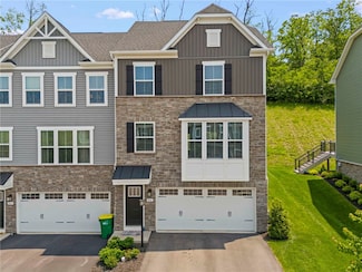 412 Greenwood Dr, Canonsburg, PA 15317