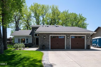 4907 S Bay Dr SE, Mandan, ND 58554