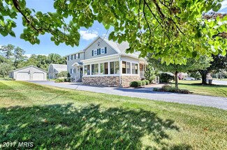 325 Roxbury Rd, Shippensburg, PA 17257