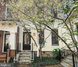 1208 N Danville St, Arlington, VA 22201