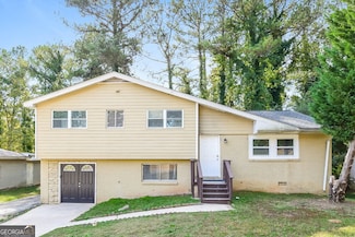 955 King James Dr, Morrow, GA 30260