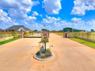 3513 Scissortail Ln, Chickasha, OK 73018