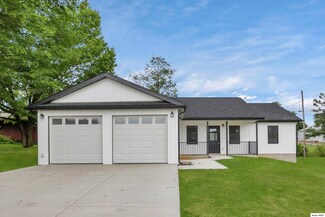 105 Hillcrest Dr, Danville, OH 43014