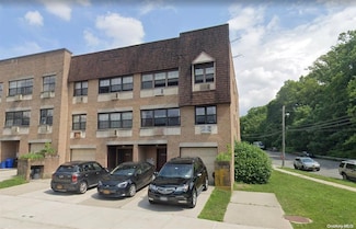 24002 70th Ave Unit 1C, Douglaston, NY 11362