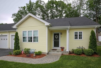 67 Cobblestone Ln Unit 63, Worcester, MA 01606