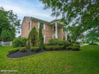 3077 New Williamsburg Dr, Schenectady, NY 12303