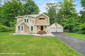 8 Church St, Napanoch, NY 12458