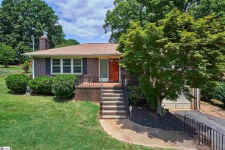 9 Lynhurst Dr, Greenville, SC 29611