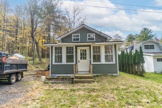 17 Pearce Ln, Ballston Lake, NY 12019