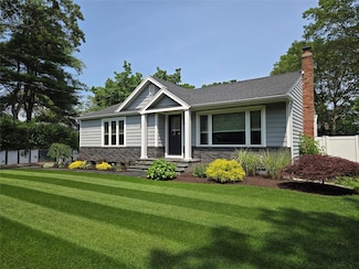 613 Blue Point Rd, Holtsville, NY 11742