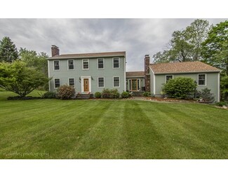 97 Bigelow St, North Brookfield, MA 01535