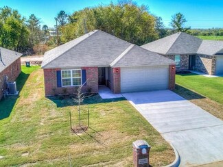 3313 SE 95th St, Moore, OK 73160