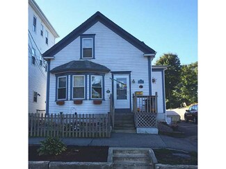 22 Mount Hope Ave, Bristol, RI 02809