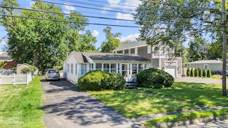 207 Merwin Ave, Milford, CT 06460