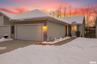 1320 W Cress Creek Ct, Peoria, IL 61614