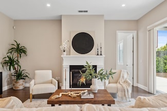 650 Jean Marie Dr, Santa Rosa, CA 95403