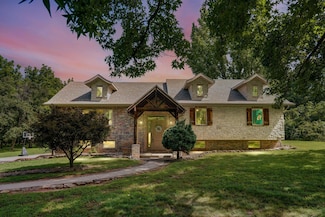 623 E Weaver Rd, Springfield, MO 65810